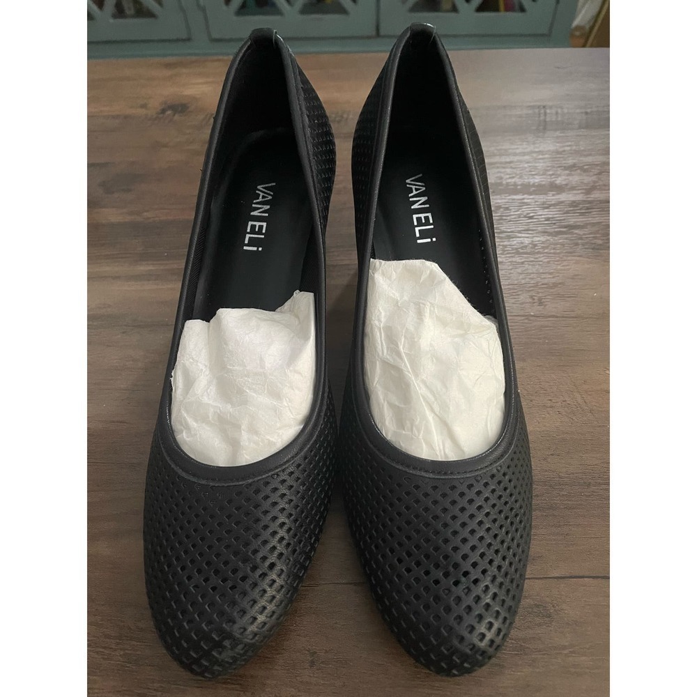 6/$25 Van ELi Perforated Heels Sz 6.5